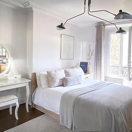 Arty & Charming Le Marais Apartment Paris